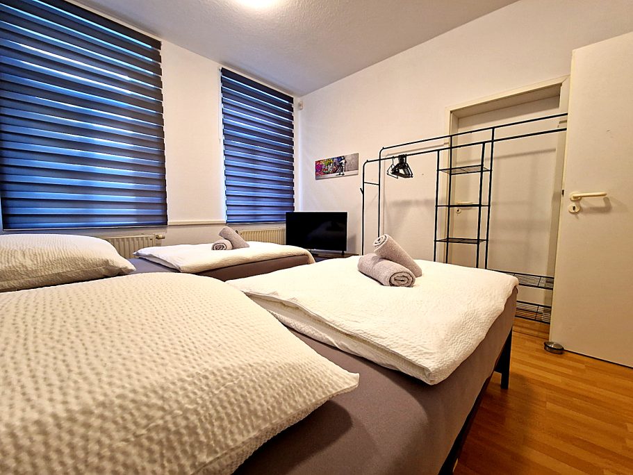 Schlafzimmer 2 Travel & Work 4