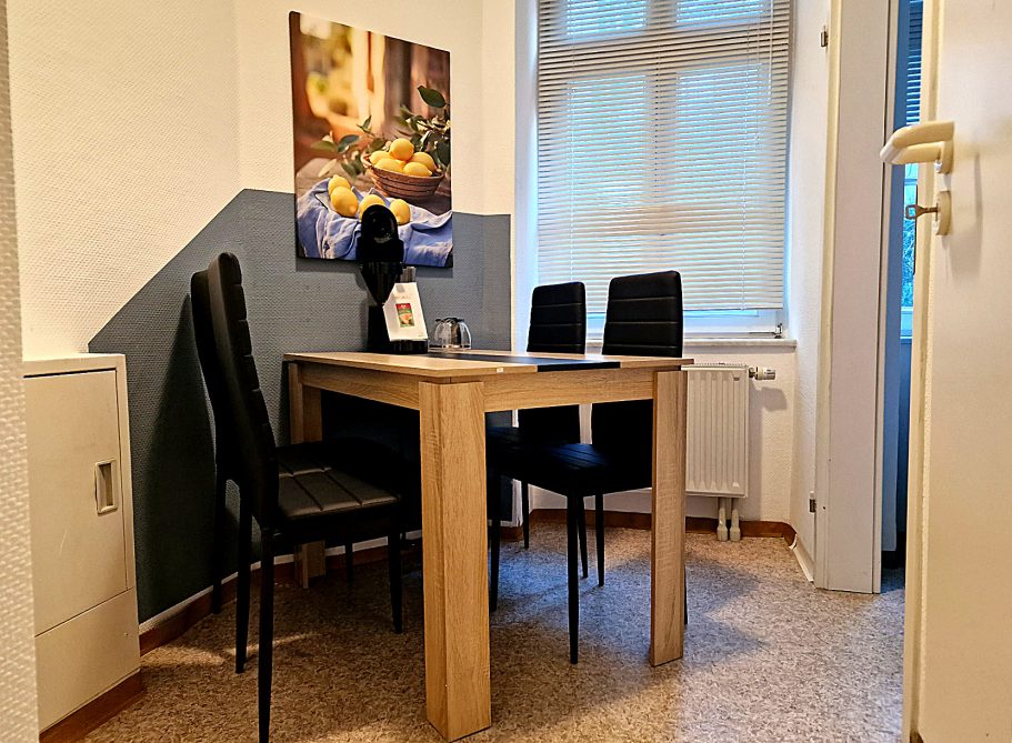 Essbereich Travel & Work 4