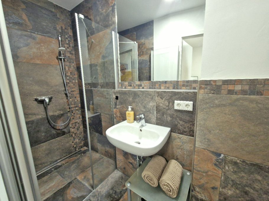 Badezimmer Travel&Work 2